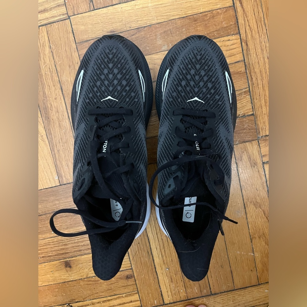 Hoka Clifton 9